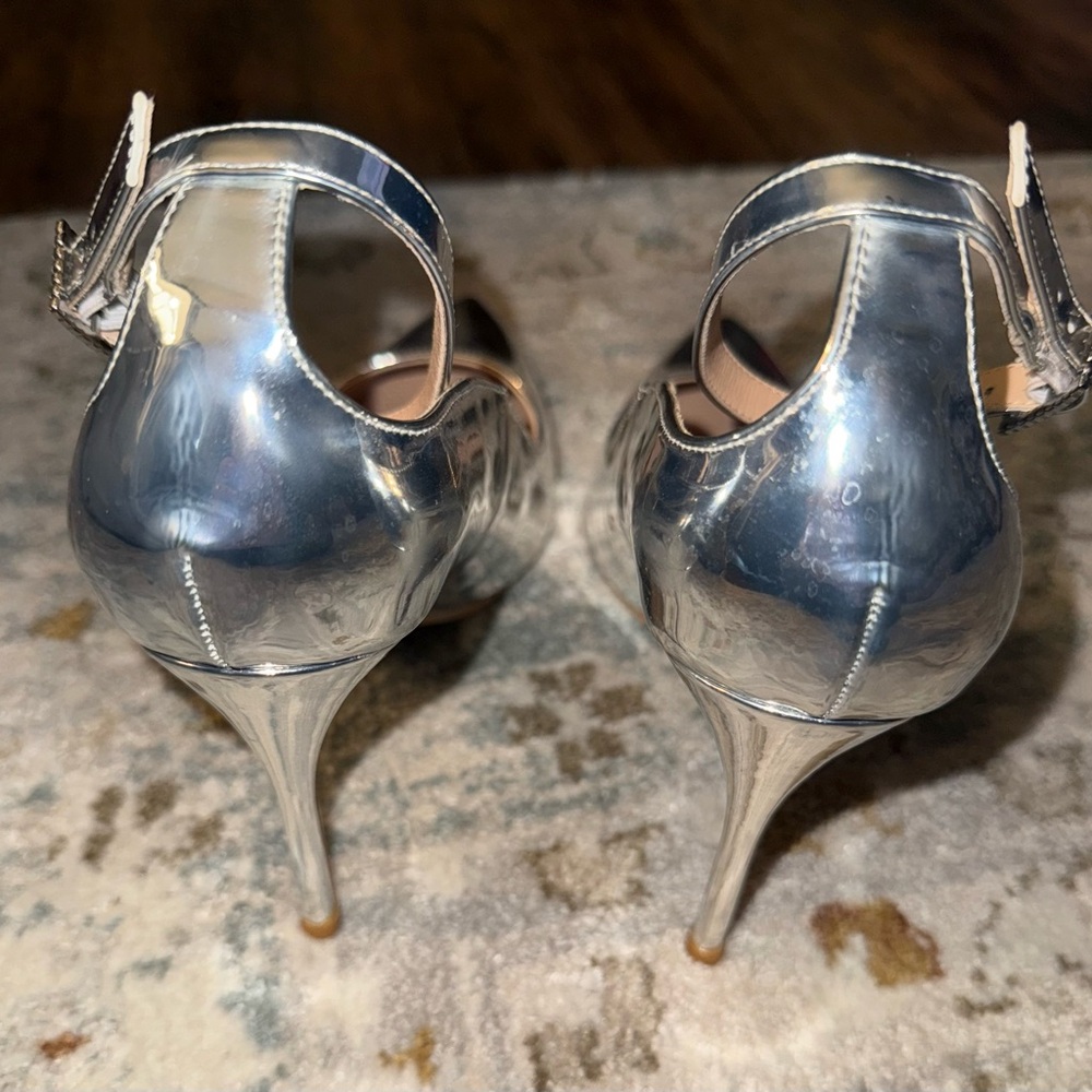 Metallic Silver Ankle Strap 4” Heels sz 8.5 - Picture 3 of 4